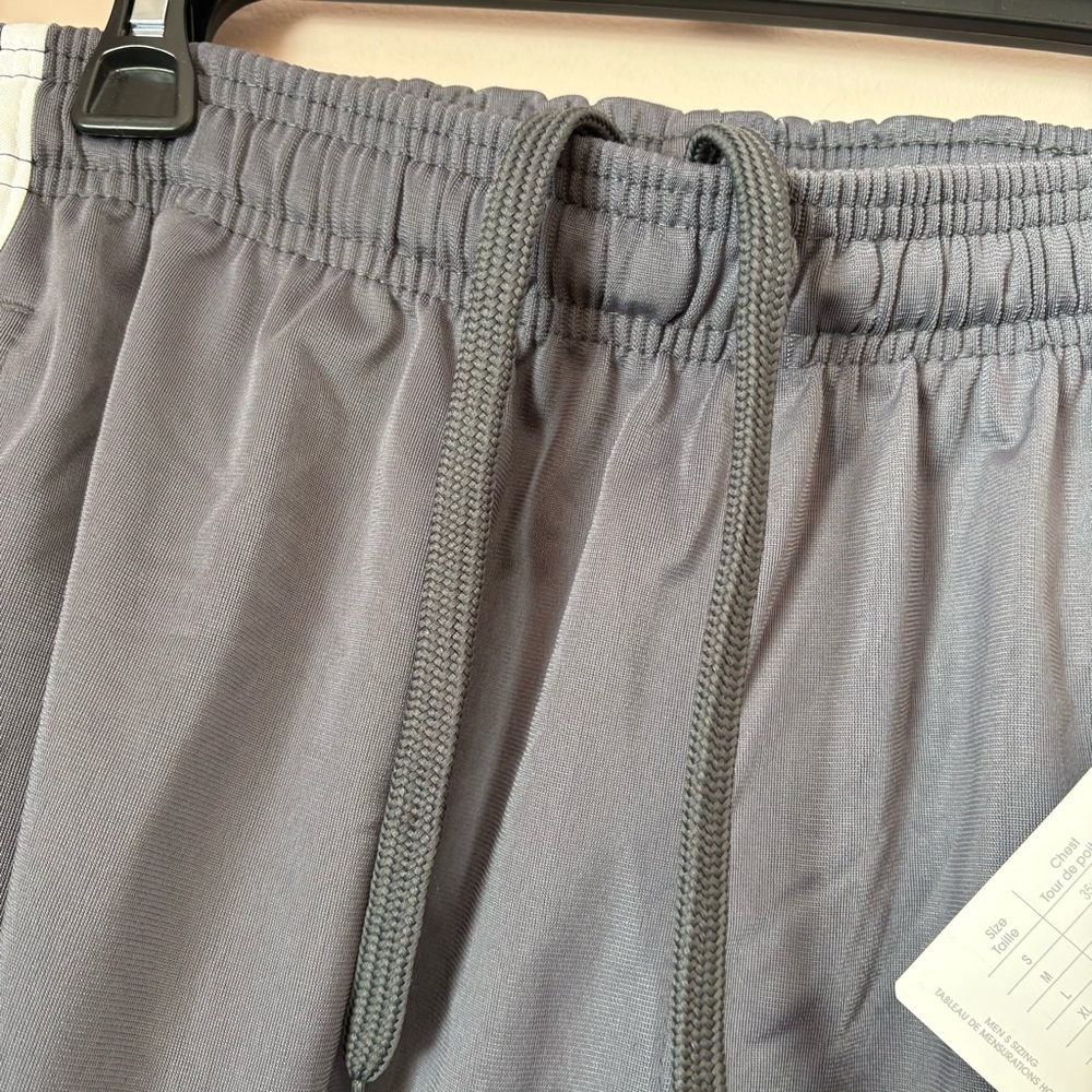 💚Adidas Gray and White Joggers with Classic Stripes - Picture 6 of 9